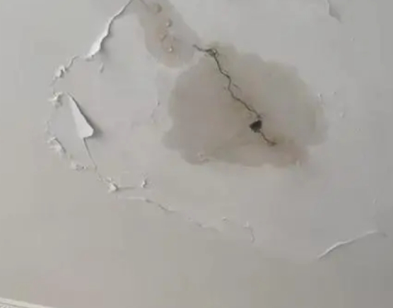铁门关阳台漏水维修公司分享下屋面防水工程质量问题原因分析